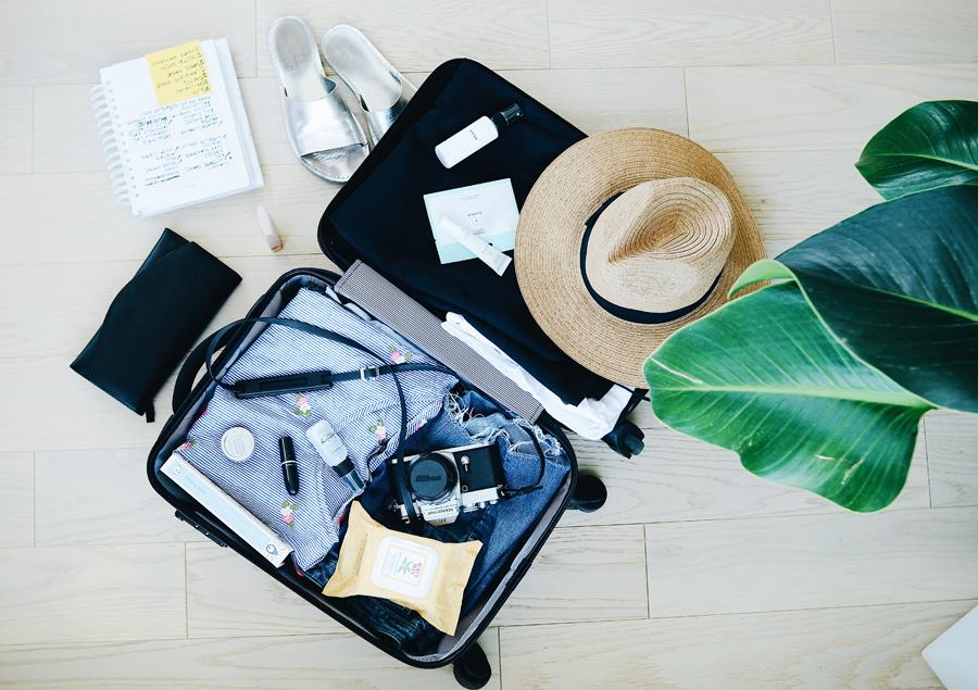The ultimate guide to staying hydrated while flying.