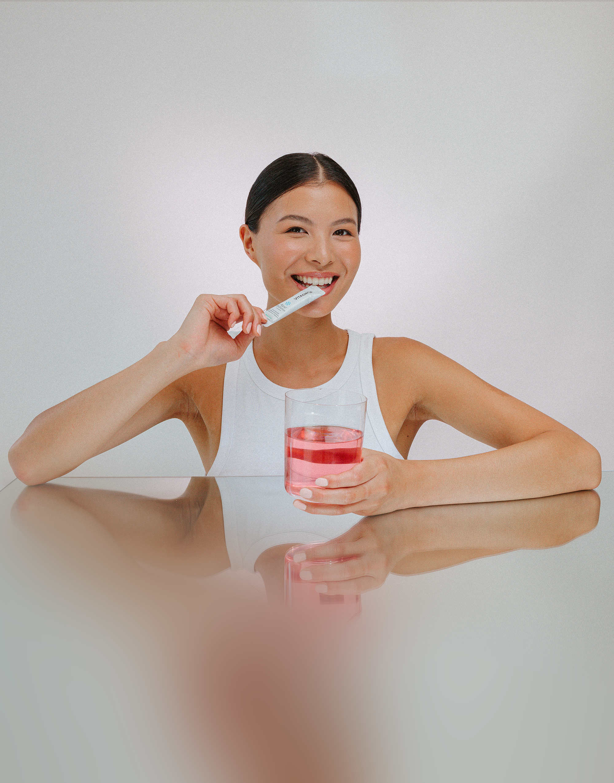 vitadrop-hk-1_1_v2_34ed8f1c-e16a-4972-85b8-9582791df467.png